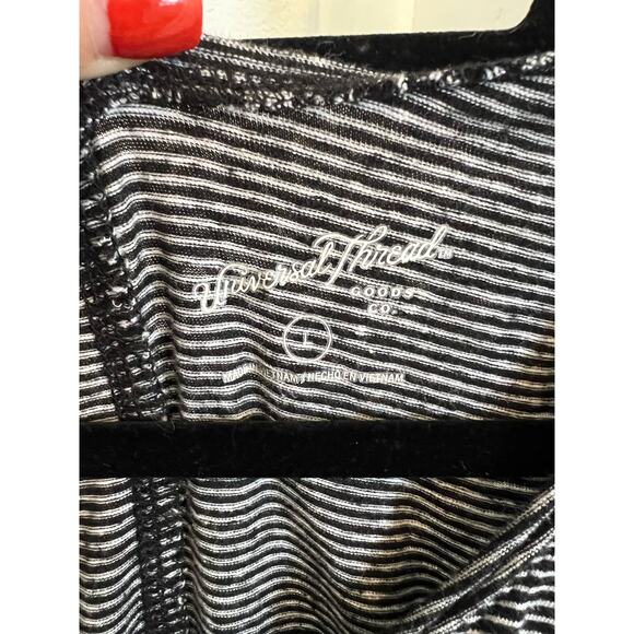 Universal Threads Striped Dress - Picture 3 of 4